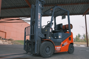 Вилочный погрузчик  HELI CPQD18